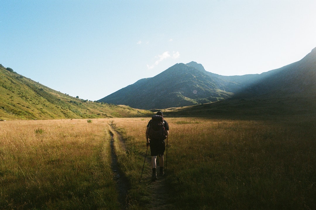 Embracing Nature: Budget-Friendly Outdoor Adventures for Thrill-Seekers Embracing Nature: Budget-Friendly Outdoor Adventures for Thrill-Seekers