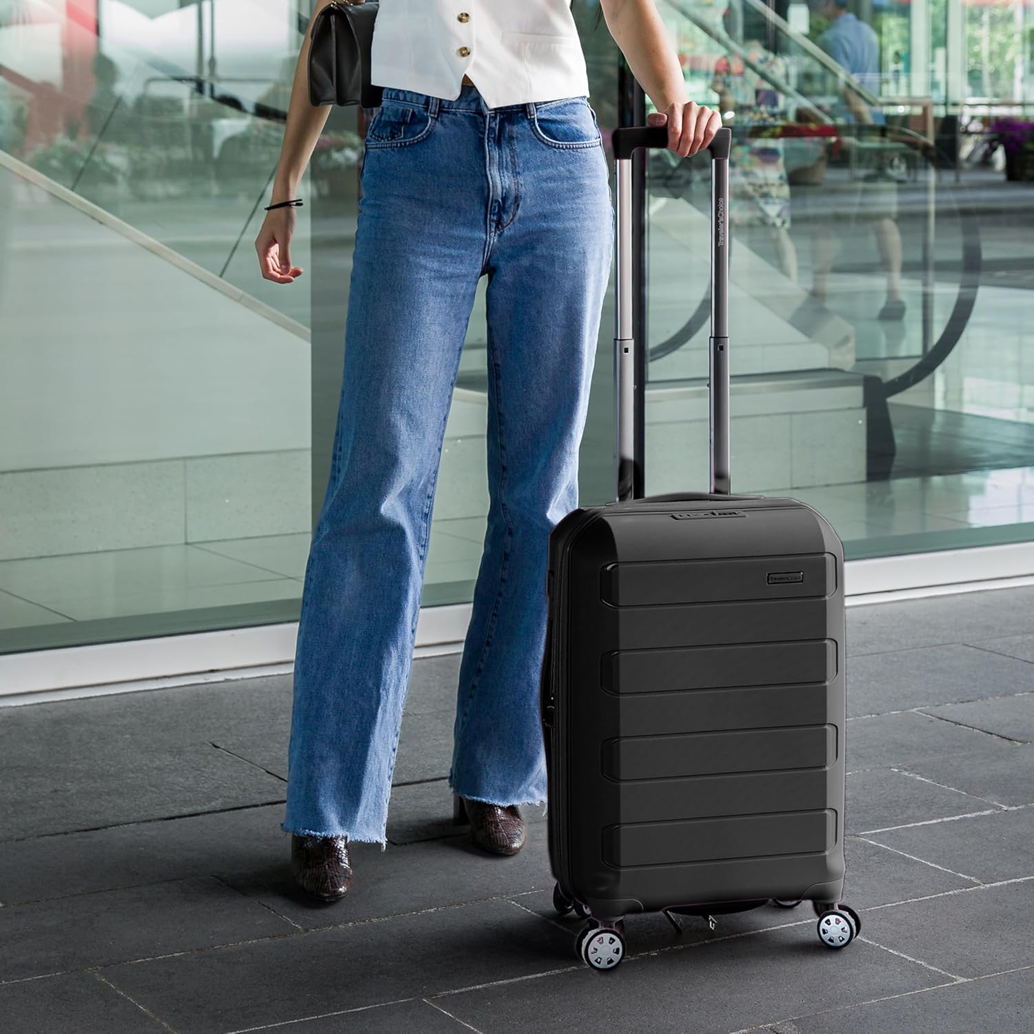 Pagosa Indestructible Hardshell Expandable Spinner Luggage, Black, 22" Carry-on - Image 3